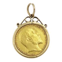 King Edward VII 1902 gold half sovereign, loose mounted in gold pendant, stamped 9ct