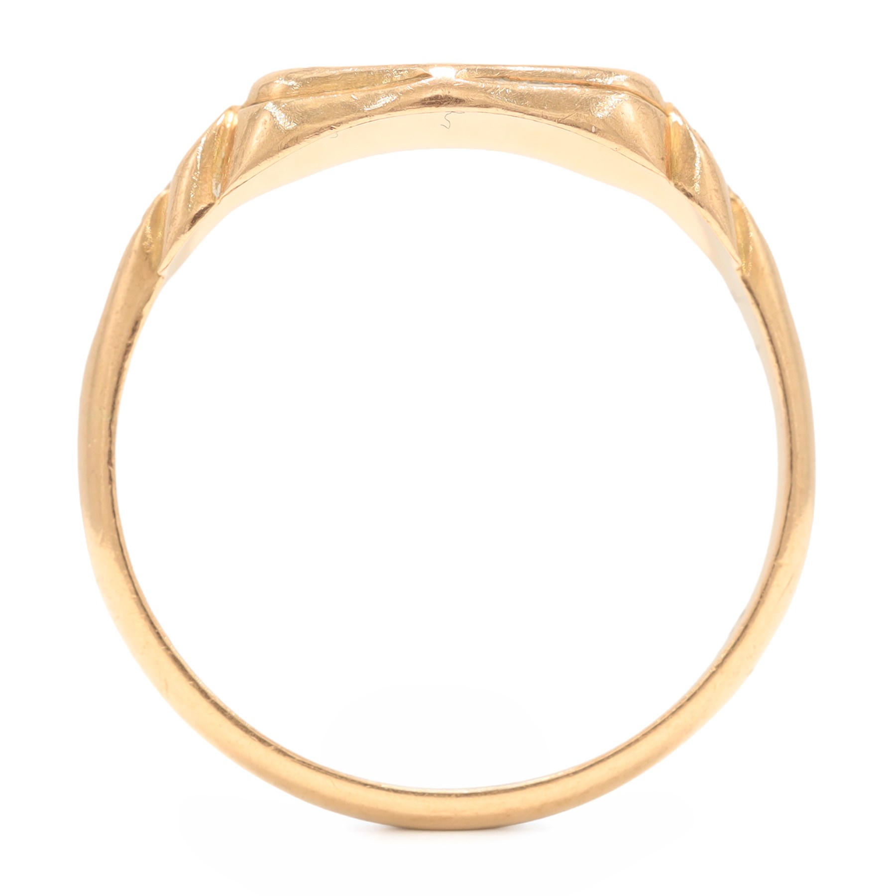 Edwardian 9ct rose gold signet ring, the shield head engraved with initials C G, with scroll design shoulders, Chester  1909