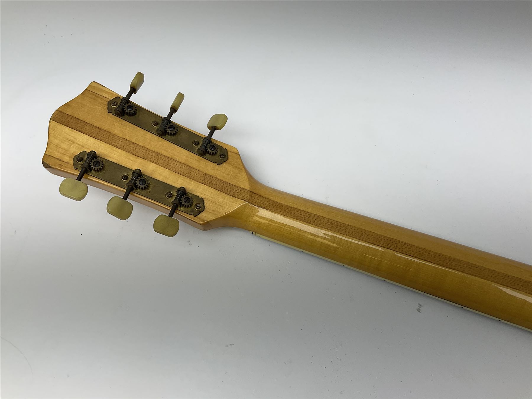 Hofner President semi-acoustic guitar with pearline mounts L104cm, in carrying case