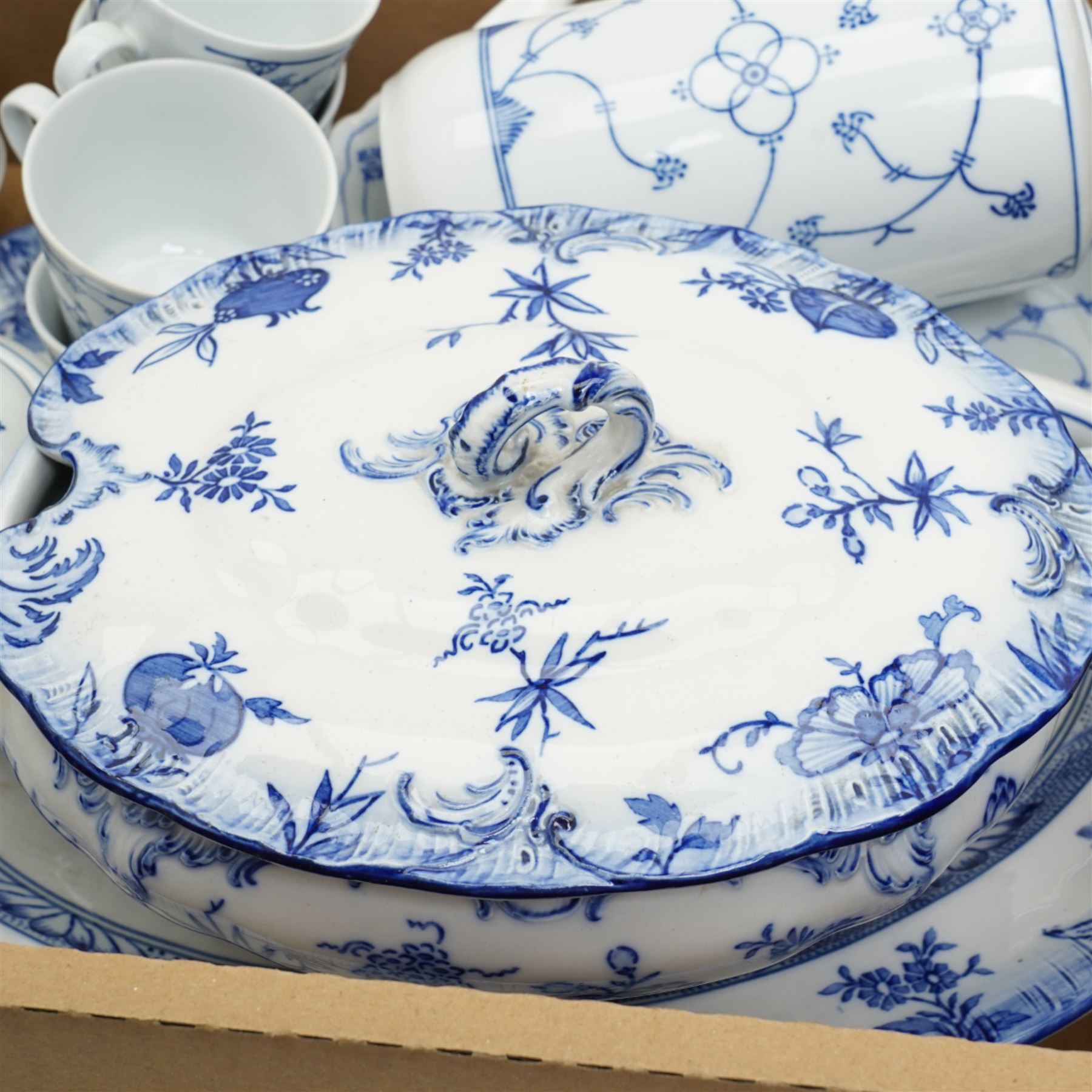 Jäger Eisenberg blue and white coffee service and a Villeroy and Boch tureen and cover and oval platter