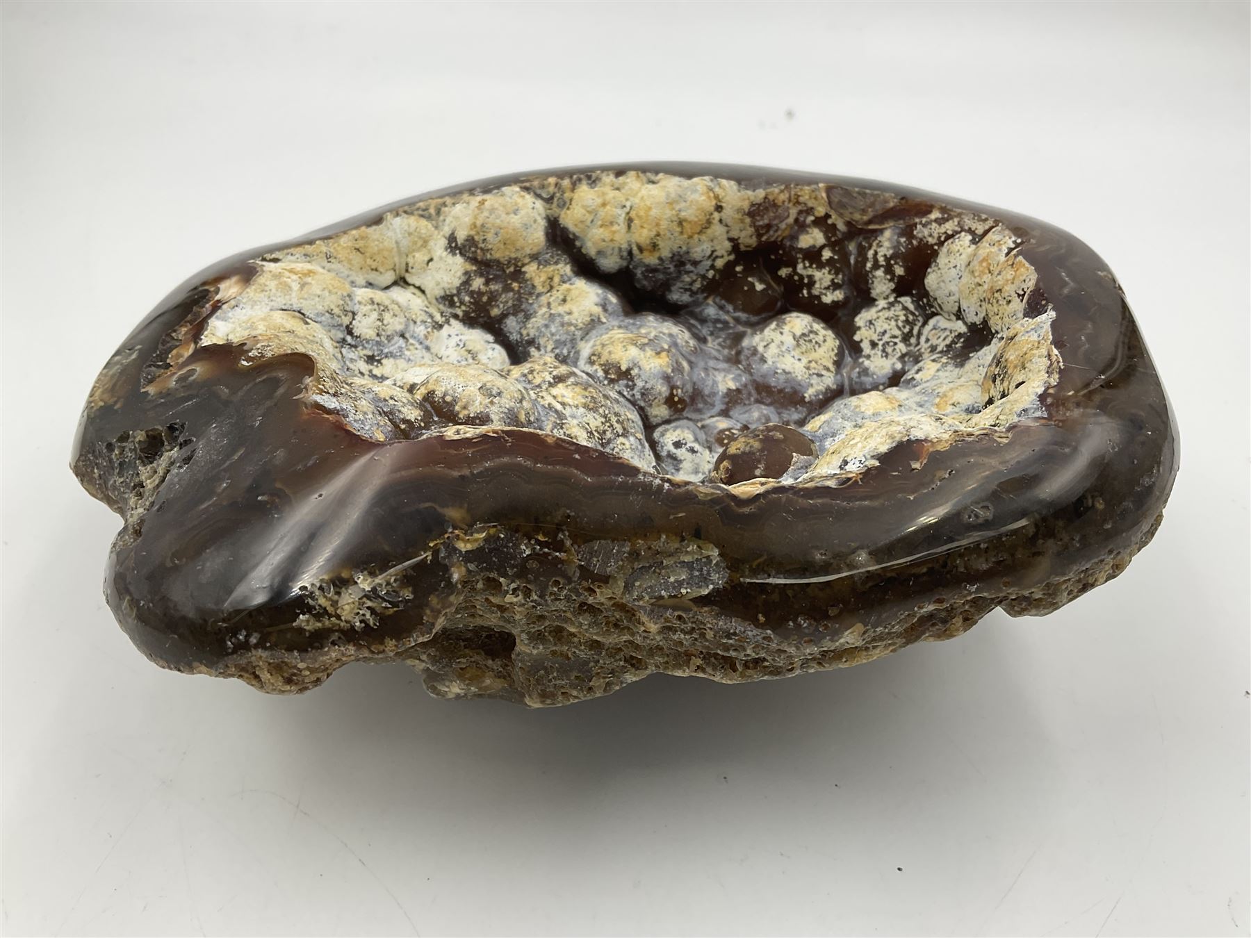 Agate crystal geode cluster, in brown and white tones, H7cm