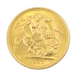 Queen Elizabeth II 1967 gold full sovereign