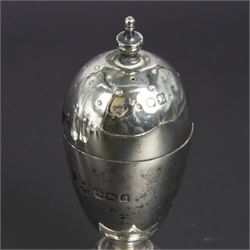 Group of silver cruets, including a pair of Edwardian conical shaped salt and pepper shakers and four other salt/pepper shakers, all hallmarked 