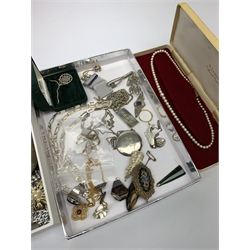 9ct gold jewellery oddments, silver rectangular link bracelet and matching bracelet, silve ingot, cultured pearl necklace with silver clasp, silver ingot silver mounted mirror, other silver jewellery and a collection of costume jewellery