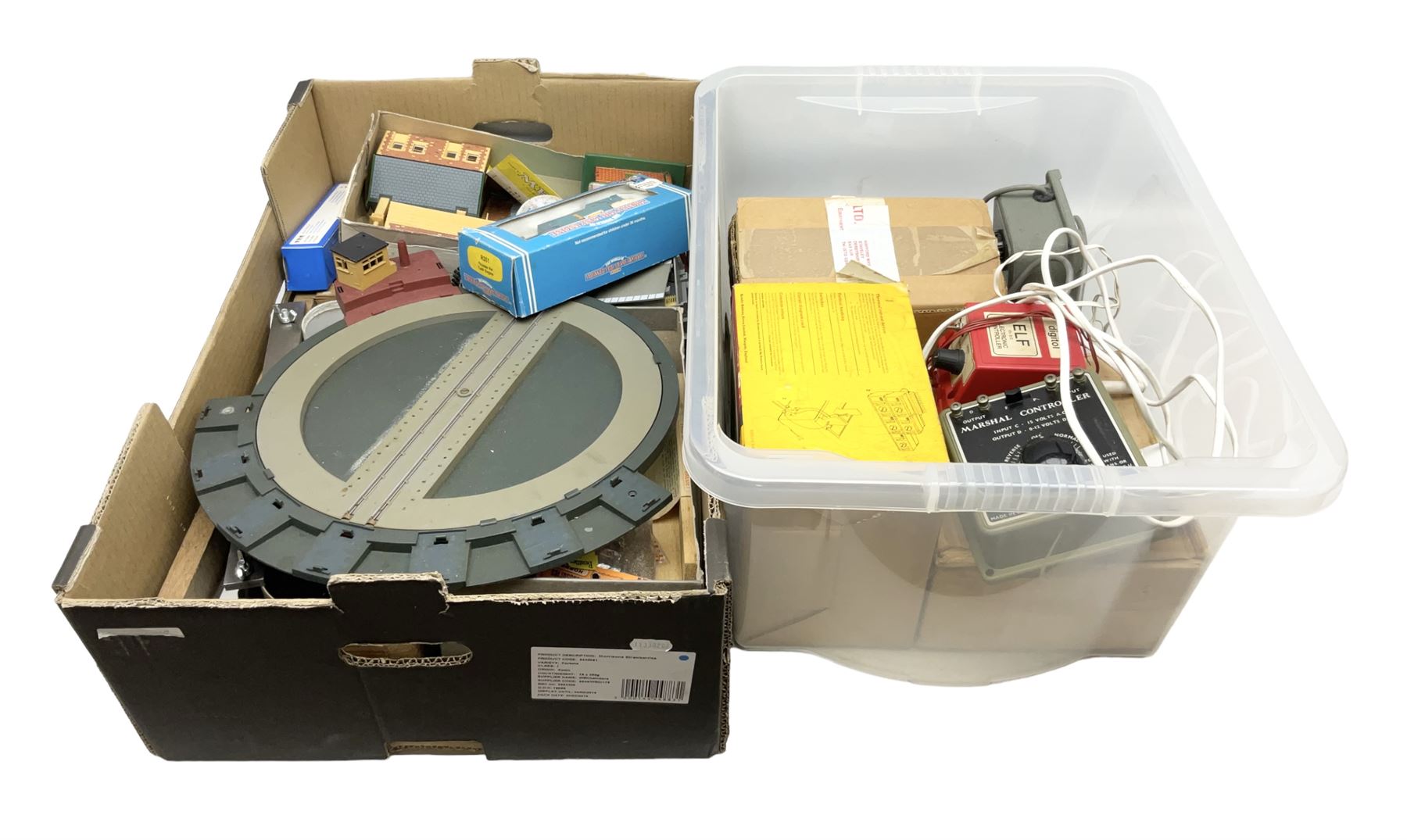 '00' gauge - Hornby Thomas the Tank Engine 0-6-0 locomotive No.1, boxed; electric turntable; various trackside accessories and spare parts; and six Marshall and other power controllers.