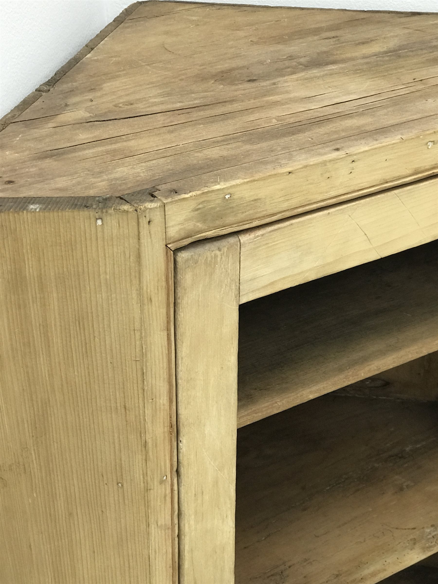 Victorian pine corner cabinet, single door, three shelves, W76cm, H114cm, D44cm