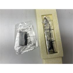 Hornby '00' gauge - Britannia Class 7MT 4-6-2 locomotive 'William Wordsworth' no. 70030, Patriot Class 7P 4-6-0 locomotive 'Bunsen' no. 45512 and Class A3 4-6-2 locomotive 'The White Knight' no. 60077, all DCC ready (3)