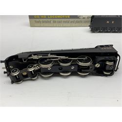 Wrenn '00' gauge - Class A4 4-6-2 locomotive 'Gannet' No.4900 in NE Wartime black; boxed with instructions.