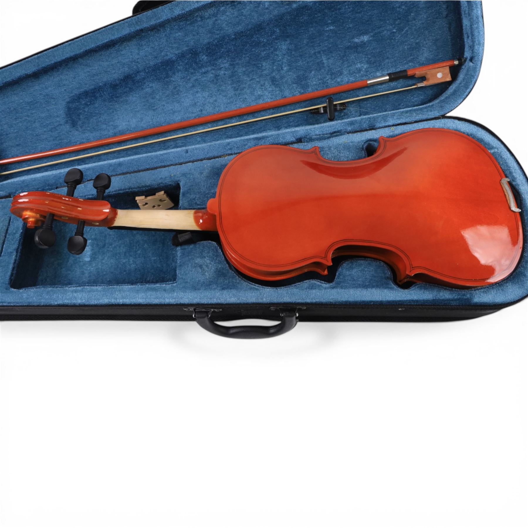 Modern 4/4 violin, in fitted carry case with bow