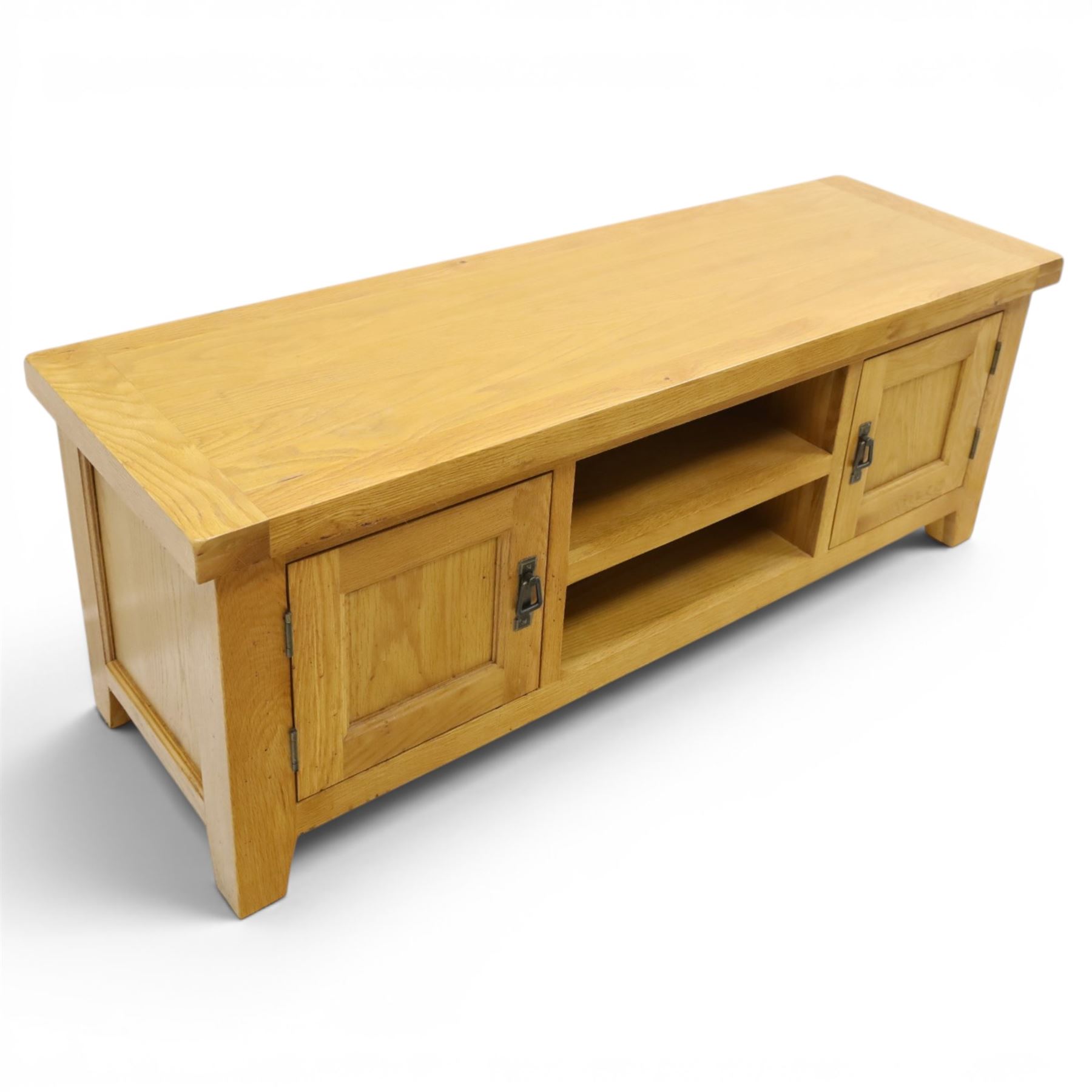Contemporary oak TV stand, with two open recesses with back apertures for wires, flanked by cupboards 