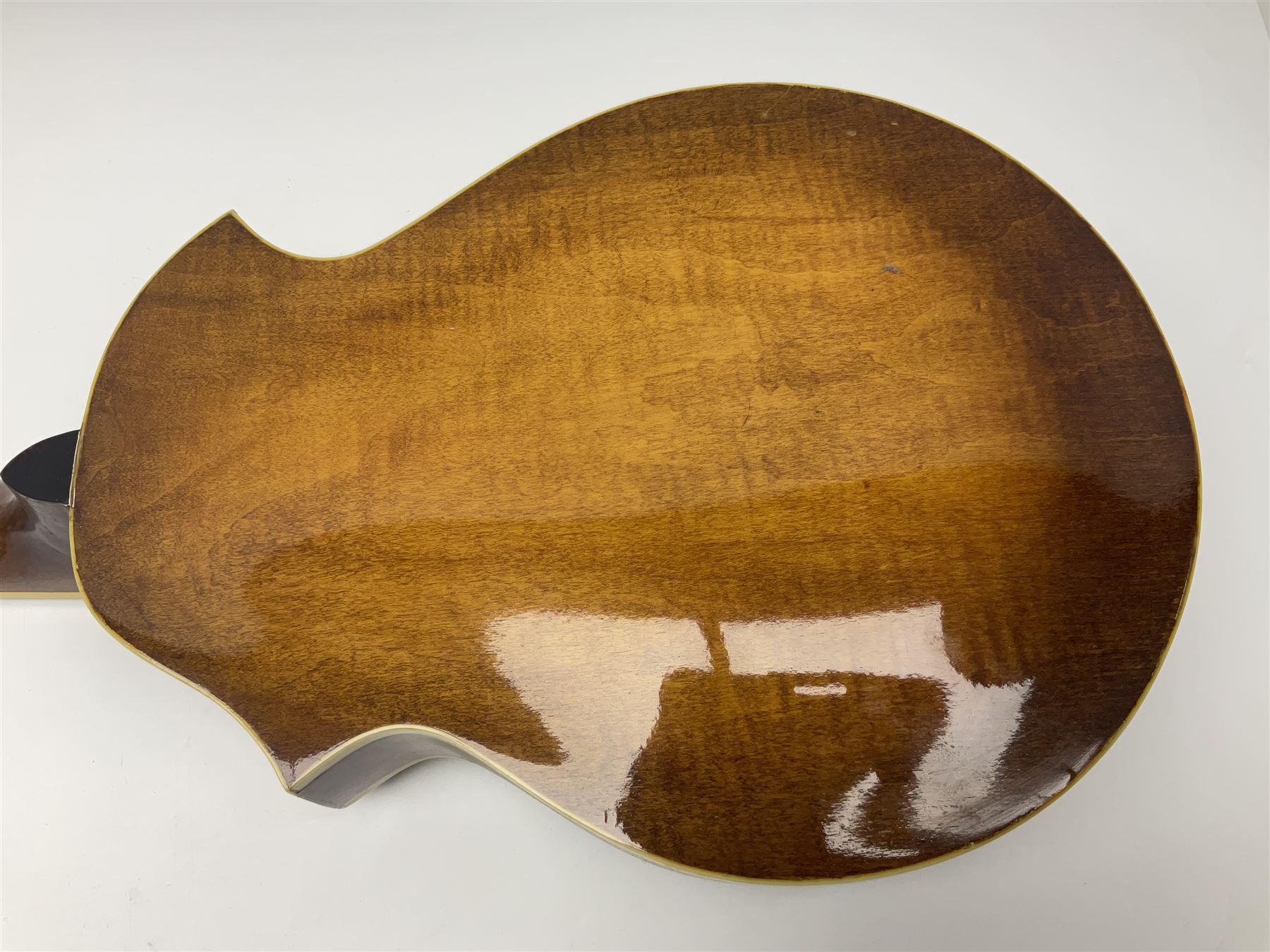 F-hole eight-string mandolin with one-piece maple back and ribs and spruce top L70cm