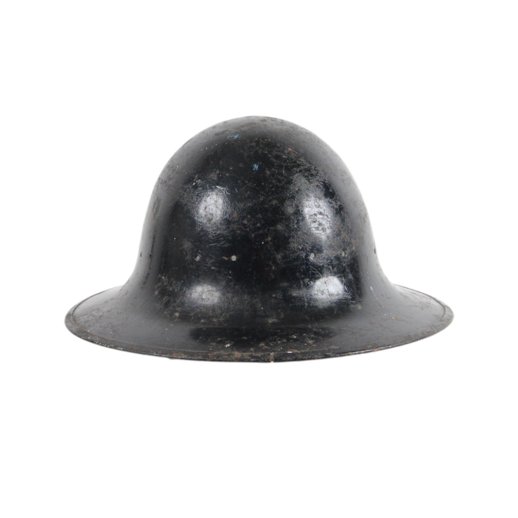 WWII German Third Reich K98 bayonet, with 19cm single edged fullered blade stamped to the ricasso Siegfried Waffen E Pack & Sohne Solingen, with chequered two piece grip in a steel scabbard, together with a steel helmet