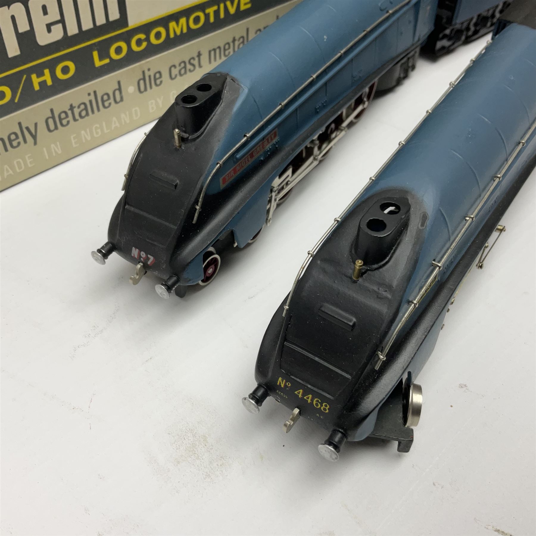 Wrenn '00' gauge - two Class A4 4-6-2 locomotives in LNER Garter Blue - 'Mallard' No.4468; and 'Sir Nigel Gresley' No.7; both boxed with instructions (2)