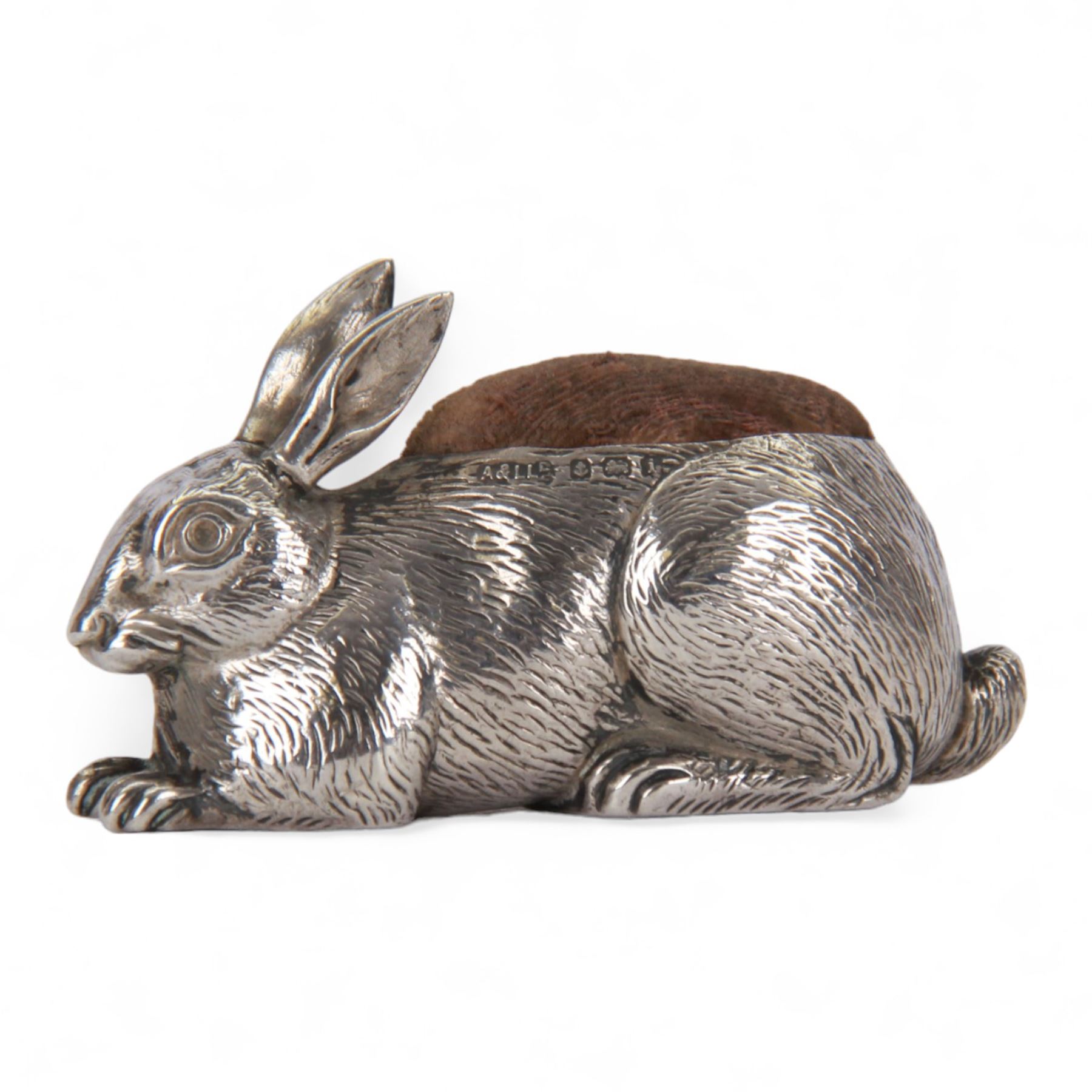 Edwardian silver novelty pin cushion, modelled as a hare, hallmarked Adie & Lovekin Ltd, Birmingham 1908, L6.5cm