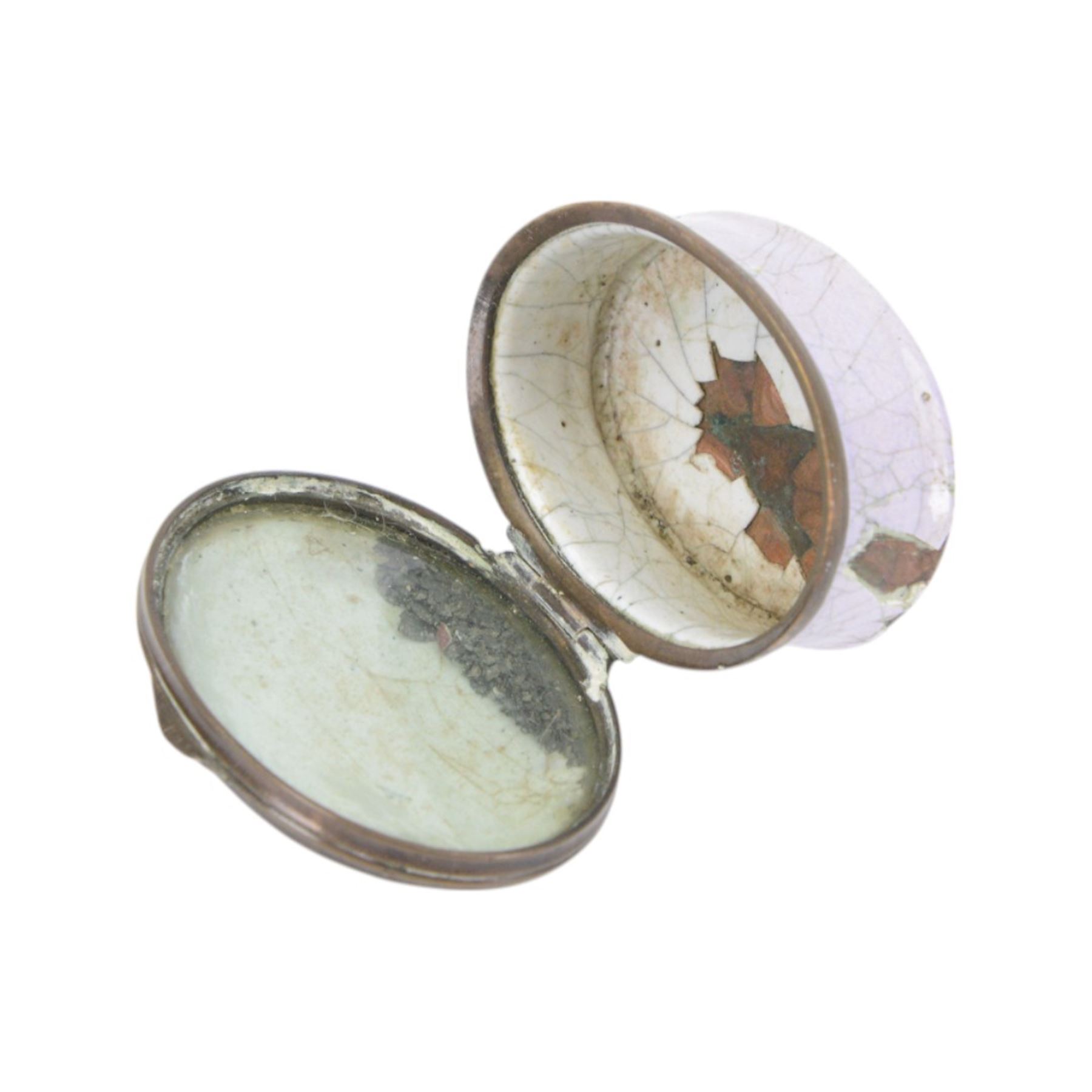 Three 18th century Staffordshire enamel patch boxes, comprising example inscribed 'Duncan and Victory' beneath an anchor, another inscribed 'May Liberty ever Life's blessings sustain And spread it's influence thro nations again', and further with image of ship to the underside of the hinged cover, each approx W4.5cm