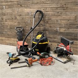 Stanley FatMax SXF35PTD wet and dry vacuum, a Makita 9609B grinder, two hedge cutters, a Karjet 2700w and a Stayer TV507 chop saw