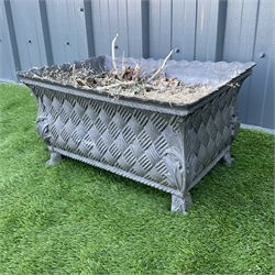 French style composite garden trough  - THIS LOT IS TO BE COLLECTED BY APPOINTMENT FROM DUGGLEBY STORAGE, GREAT HILL, EASTFIELD, SCARBOROUGH, YO11 3TX