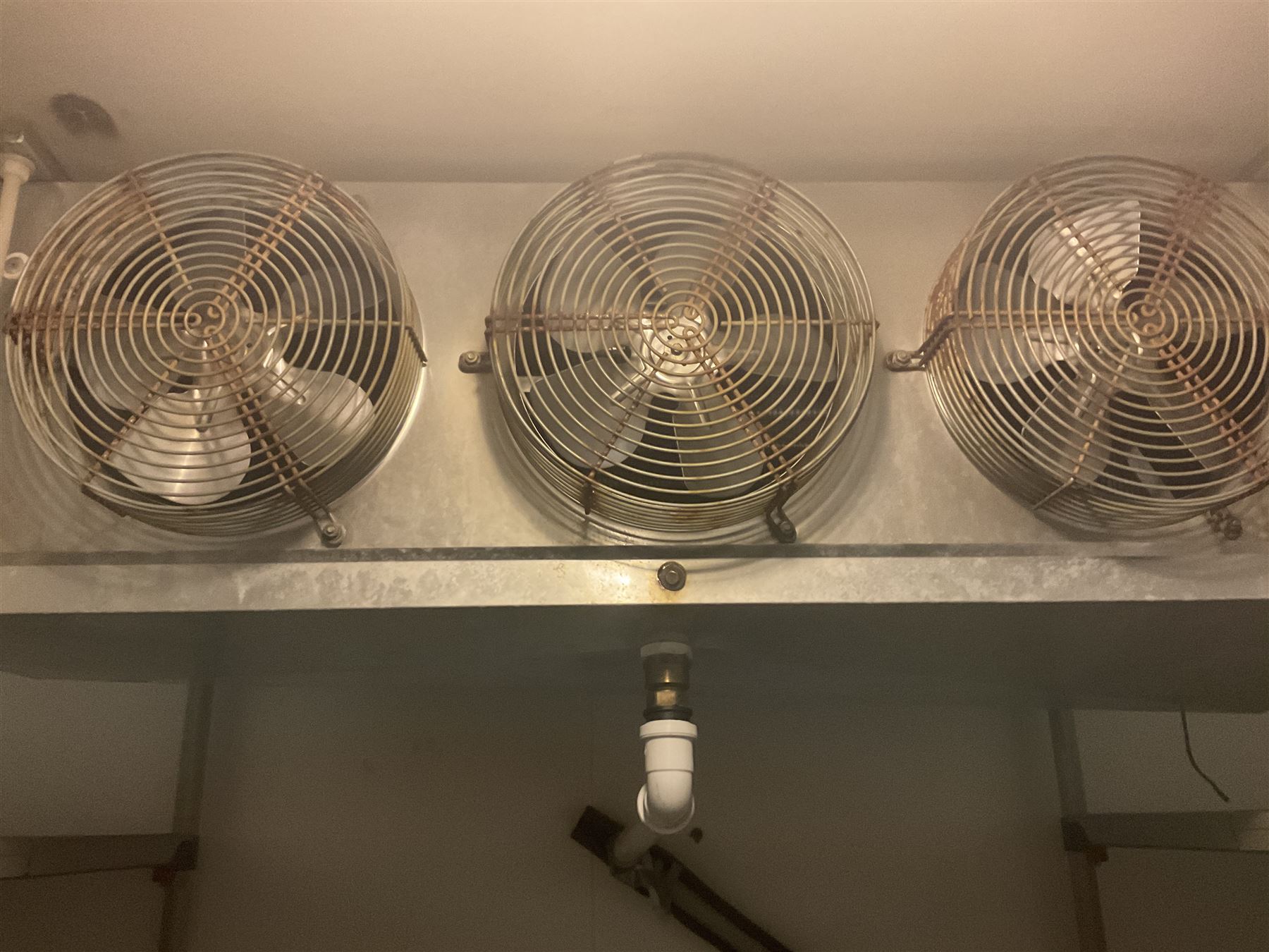 Scott Supreme walk-in chiller/freezer- LOT SUBJECT TO VAT ON THE HAMMER PRICE - To be collected by appointment from The Ambassador Hotel, 36-38 Esplanade, Scarborough YO11 2AY. ALL GOODS MUST BE REMOVED BY WEDNESDAY 15TH JUNE.