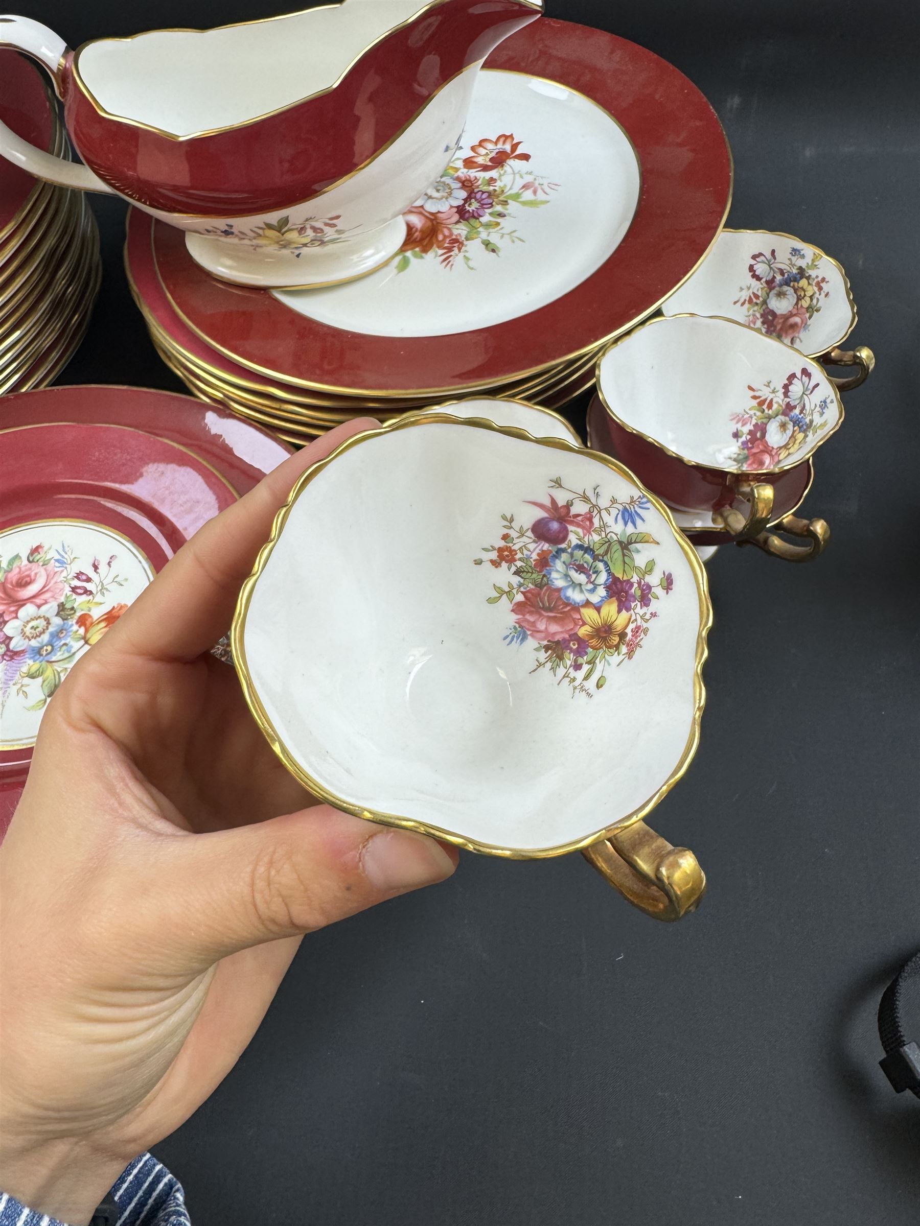 Hammersley tea and dinner service, including twelve dinner plates, twelve teacups, two sauce boats, two covered dishes etc  