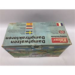 Wilesco steam roller traction engine, boxed