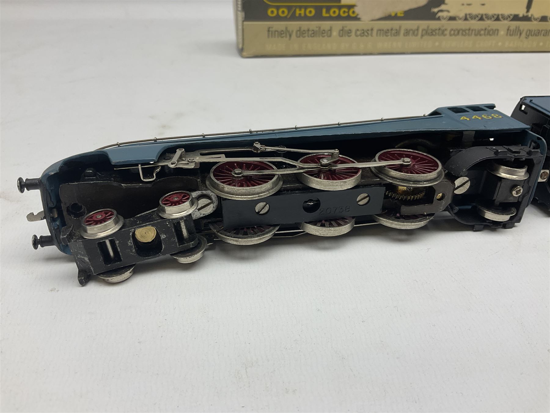 Wrenn '00' gauge - Class A4 4-6-2 steam locomotive 'Mallard' in LNER blue No.4468; boxed; and Refrigerator Van Eskimo Foods; boxed (2)