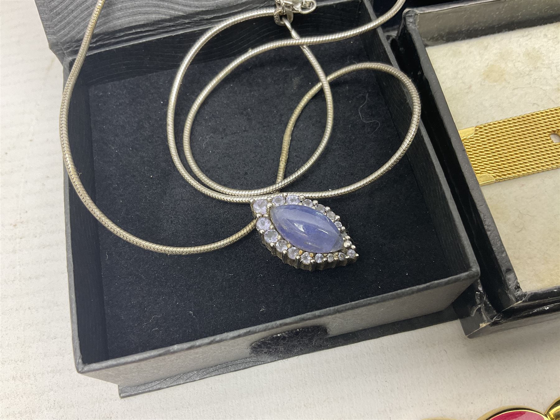 Silver stone set jewellery, including necklaces and bracelets and a collection of beaded and carved hardstone jewellery, etc