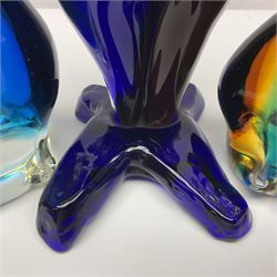 Murano glass clown, together with two glass penguin paperweights, clown H28cm