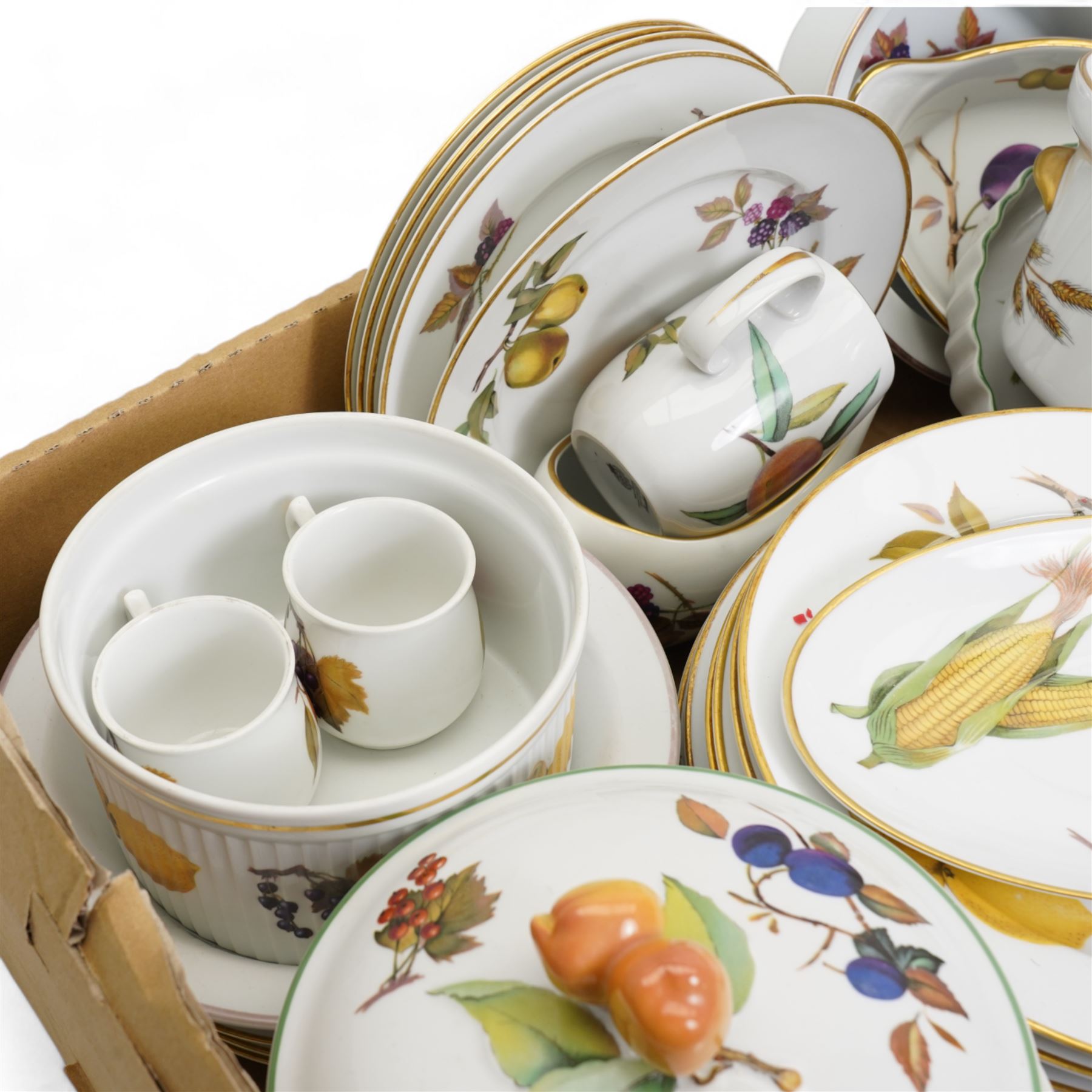Royal Worcester Evesham table wares in one box