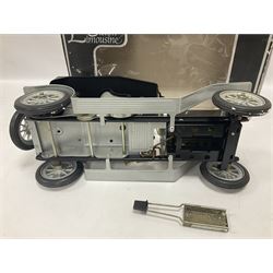 Mamod SA1L ‘Live Steam Limousine’ in silver, in original box 