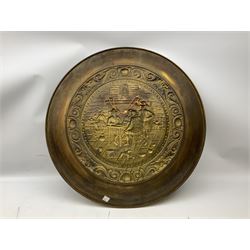 Very large brass charger, D88cm