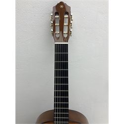 Yamaha CX40 electro-acoustic guitar L102cm in Tanglewood soft Gig-Bag