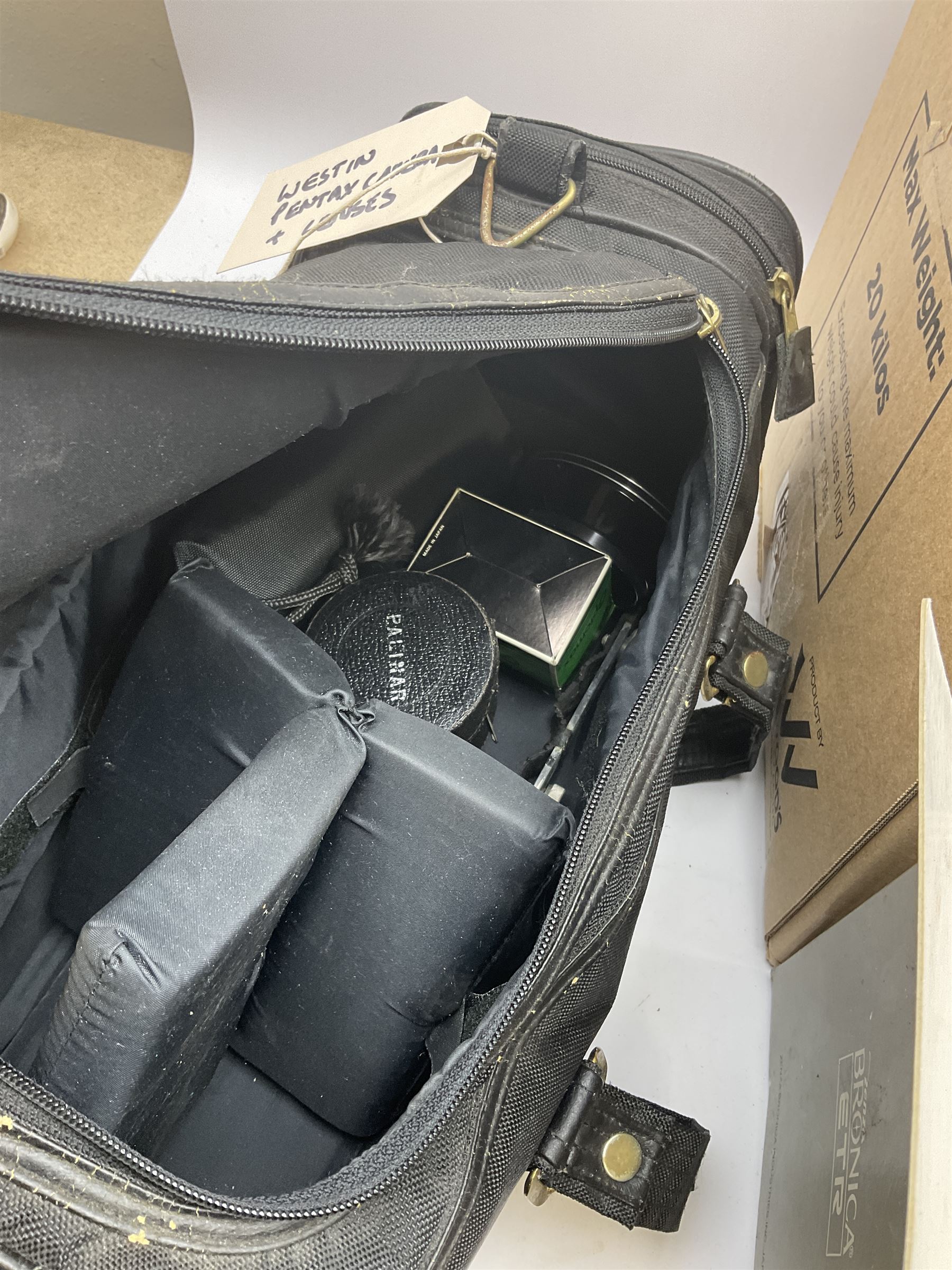 Photo developing equipment, Including Jobo testdrum 2820, Jobo process timer, Swing shift bellows, chemical measures, etc, five boxes  