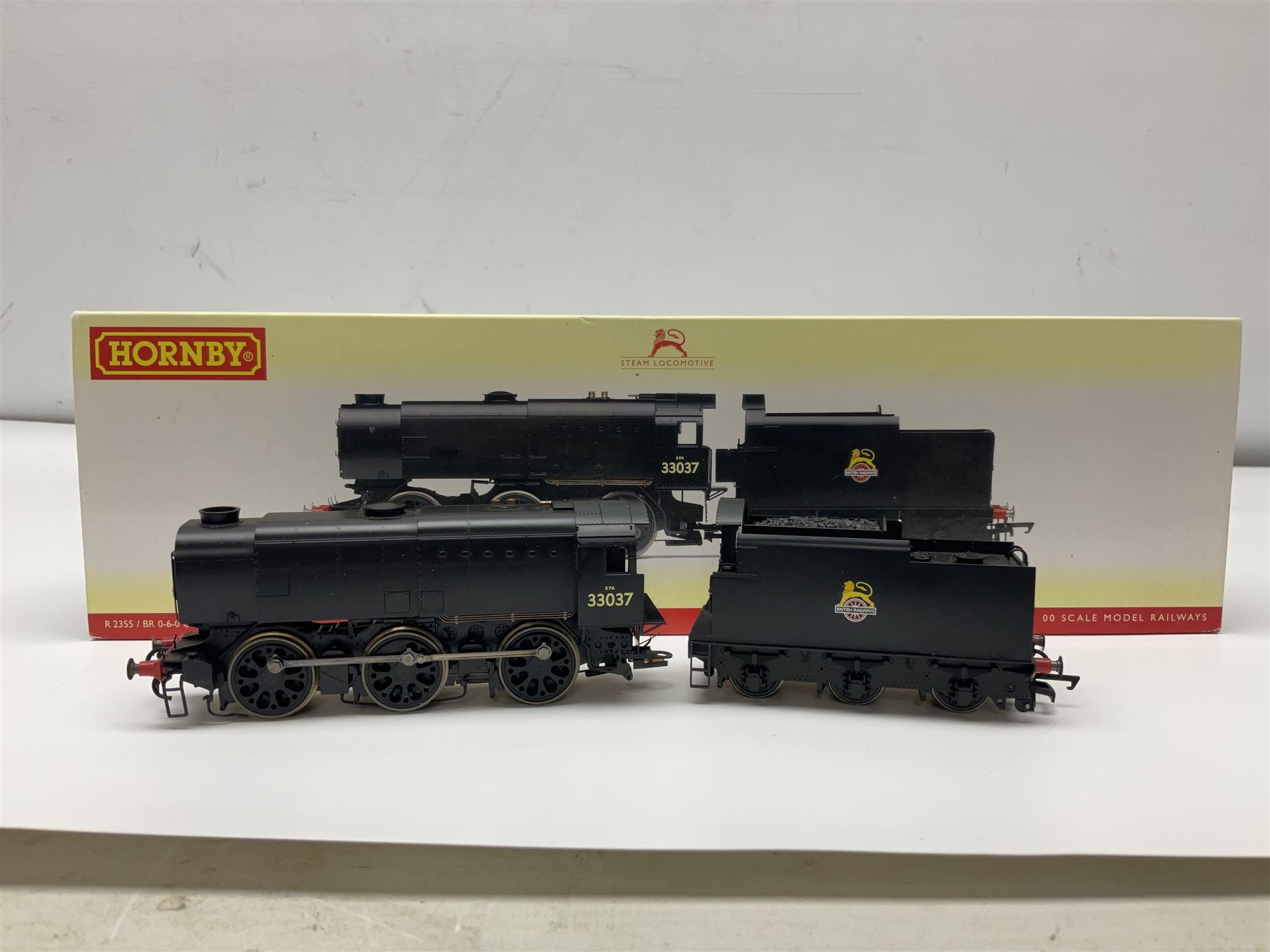 Hornby '00' gauge - Class Q1 0-6-0 locomotive No.33037; boxed with slipcase