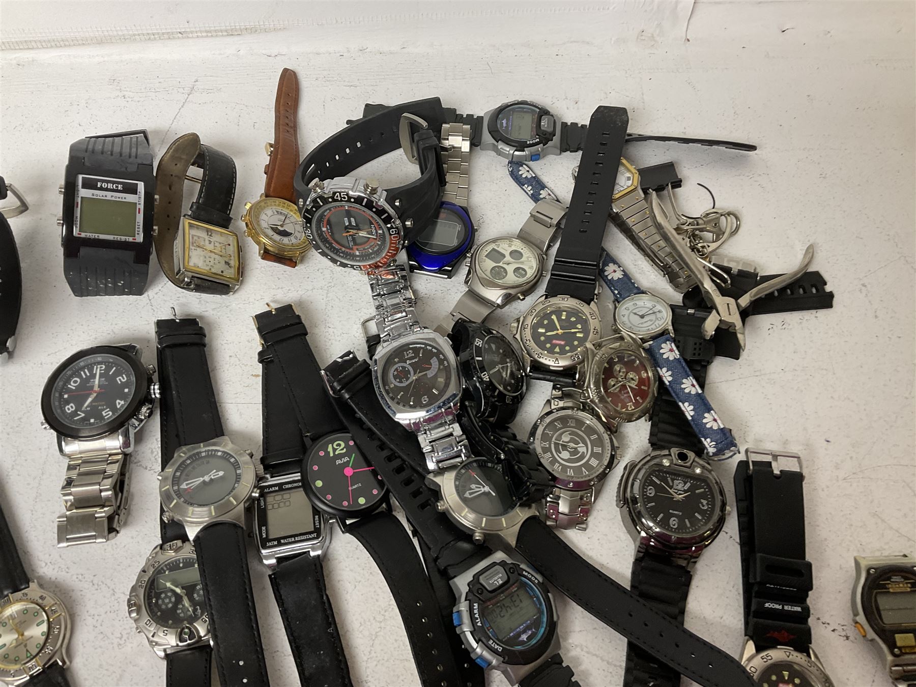 Collection of gentleman's wristwatches, including Swatch, Casio, Timex and Sekonda examples
