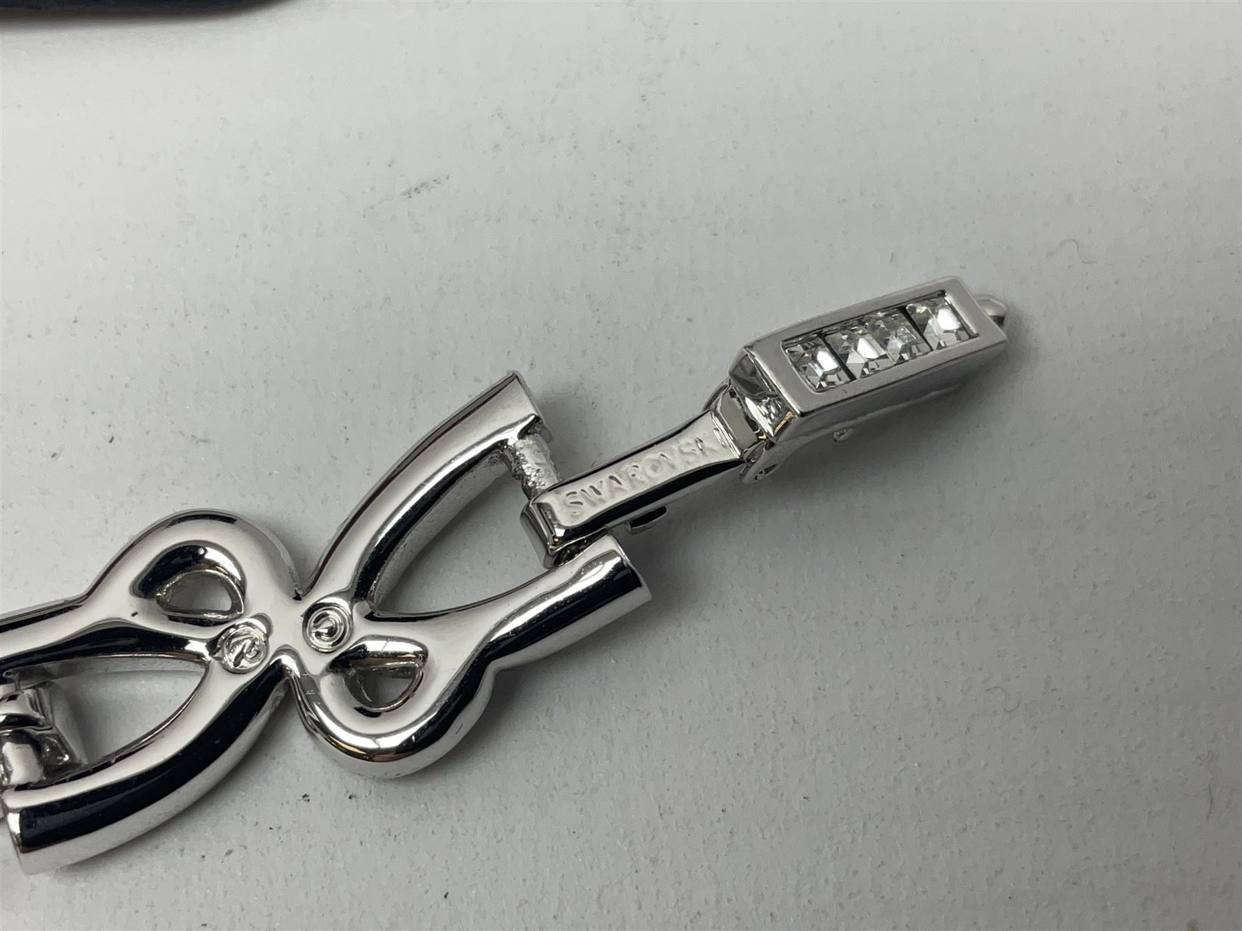 Maurice Lacroix gentlemans quartz wristwatch, 92127, with gold plated case, date apeture and leather strap, together with a Swarovski Crystal bracelet, two silver brooches and two costume brooches