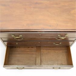 George III straight front mahogany chest, fitted with four graduating drawers with cockbeaded edges, raised on bracket feet