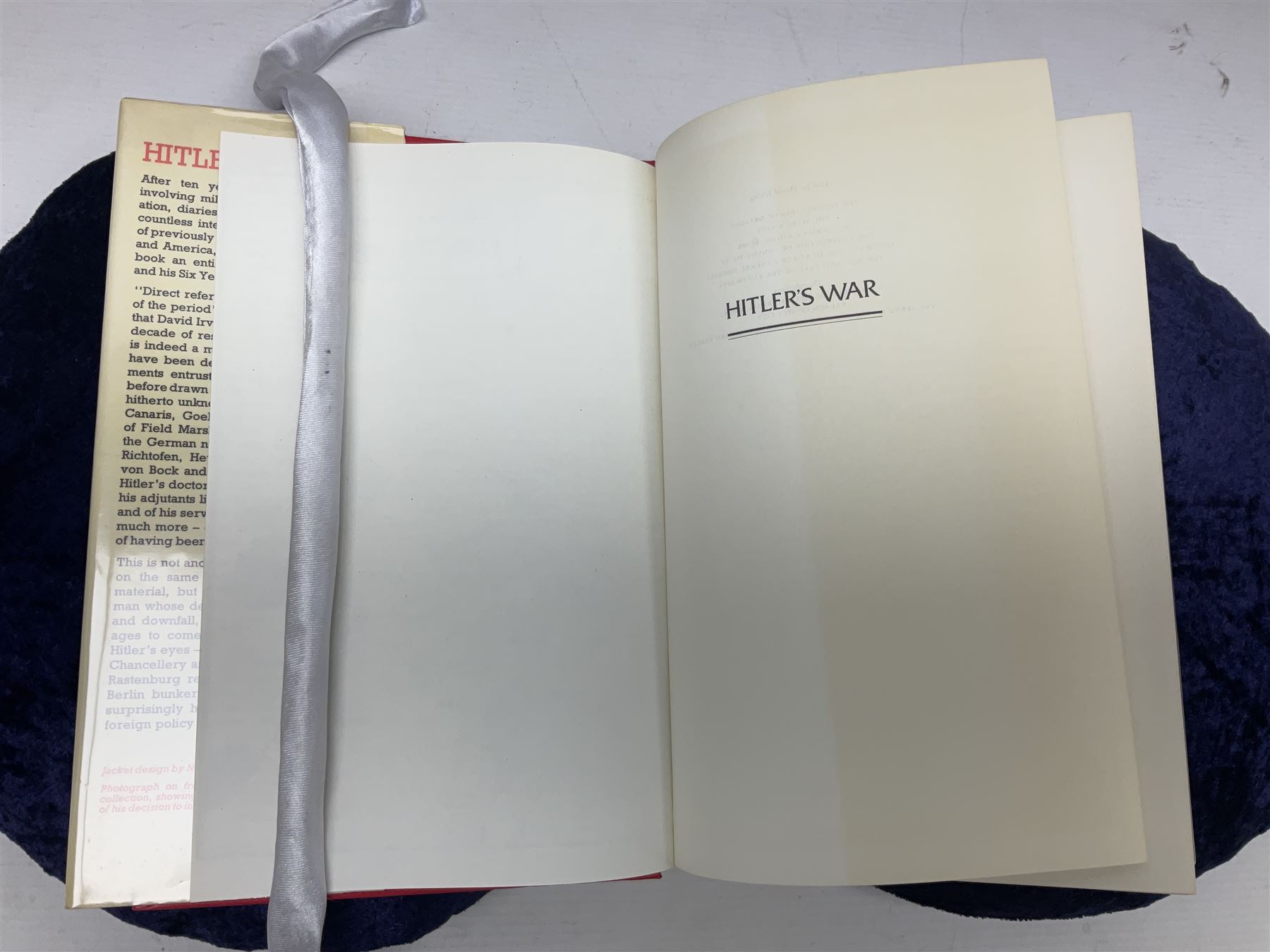 Irving David: Hitler's War. 1977 First GB printing. Dustjacket.