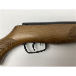 BSA Meteor Mk7 .22 air rifle with break barrel action L110cm overall no.WE-331279-14; in original cardboard box NB: AGE RESTRICTIONS APPLY TO THE PURCHASE OF THIS LOT.