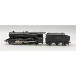 Hornby Dublo - three-rail LMR Class 8F 2-8-0 Freight locomotive No.48158 with tender, instructions and guarantee; and Class N2 0-6-2 Tank locomotive No.69567; both in blue striped boxes (2)