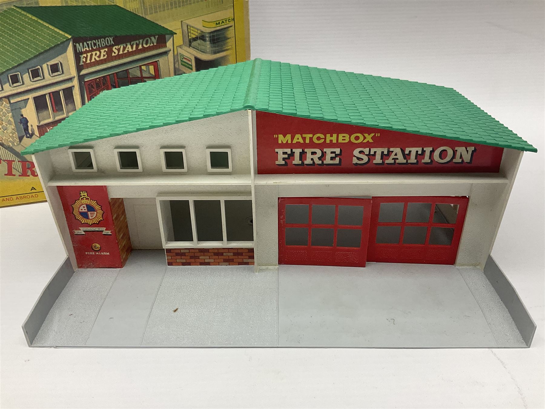Matchbox - Series MF-1 Fire Station, in white with green roof, in original box 