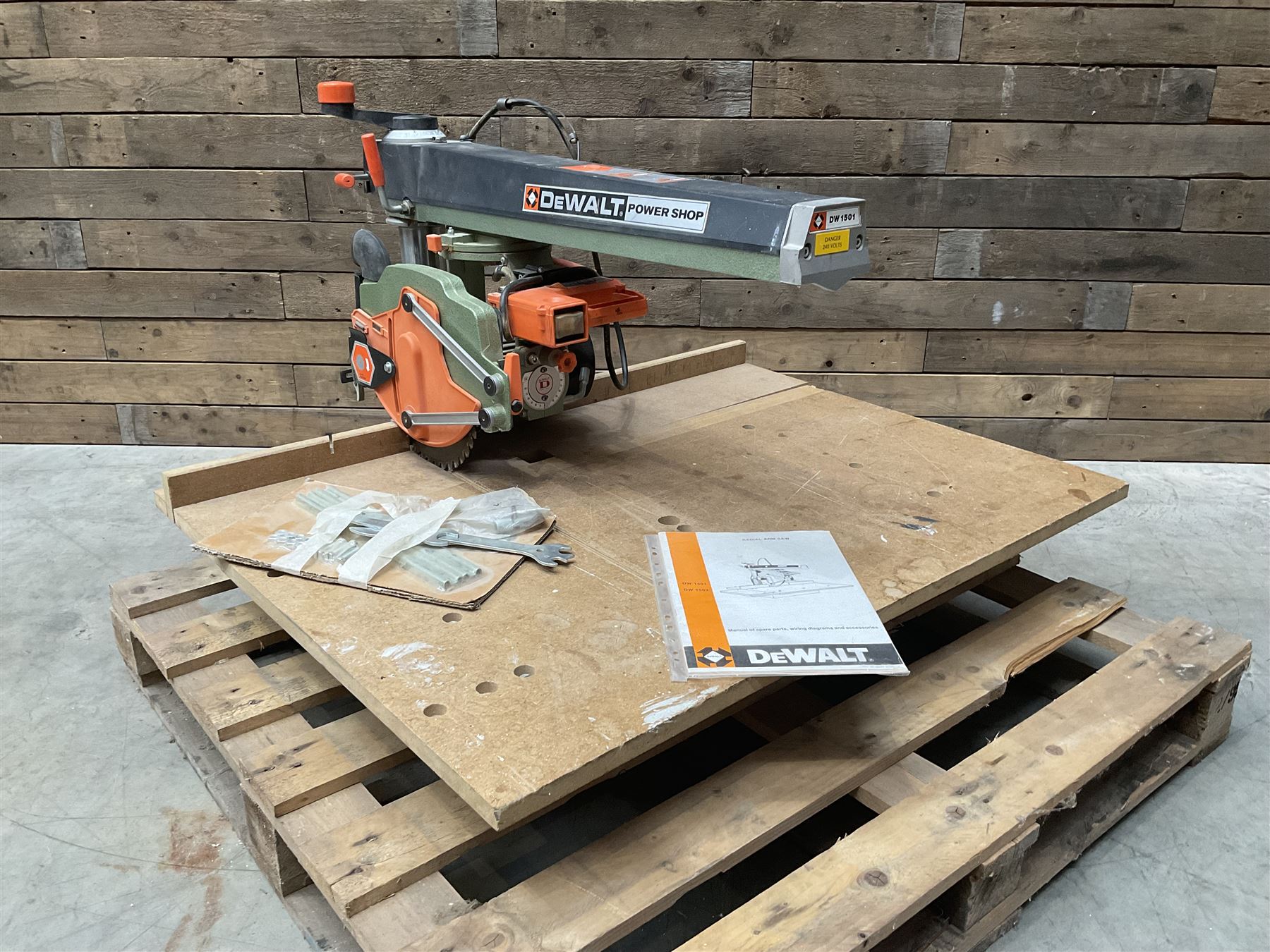 DeWalt Power Shop DW 1501 radial saw,