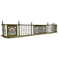 Early 19th century Irish brass D-shaped brass fender, twist borders and balustrade supports, central pierced frieze panel decorated with scrolling foliage and central anthemion motif  