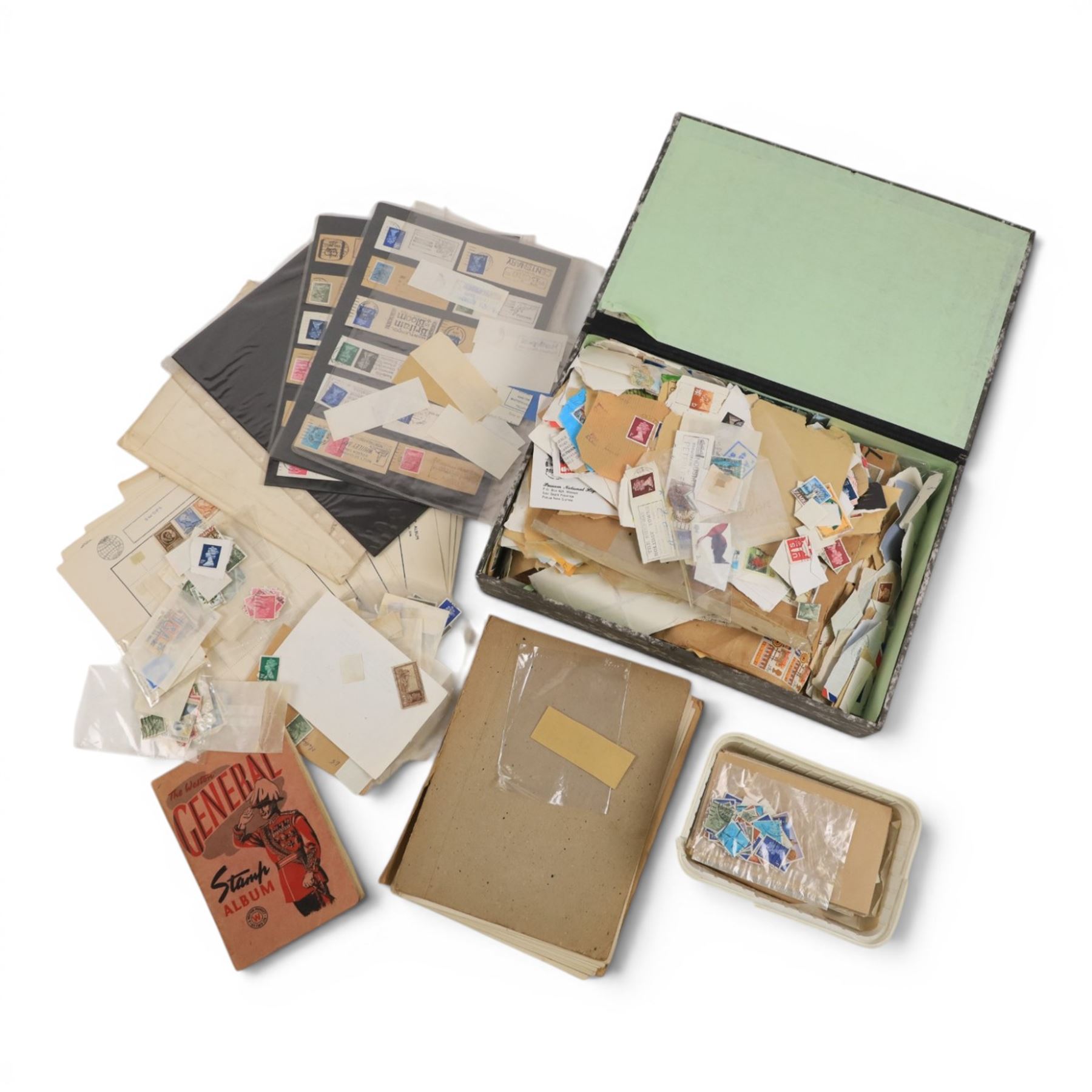 Great British and World stamps, mainly early 20th century, in one box