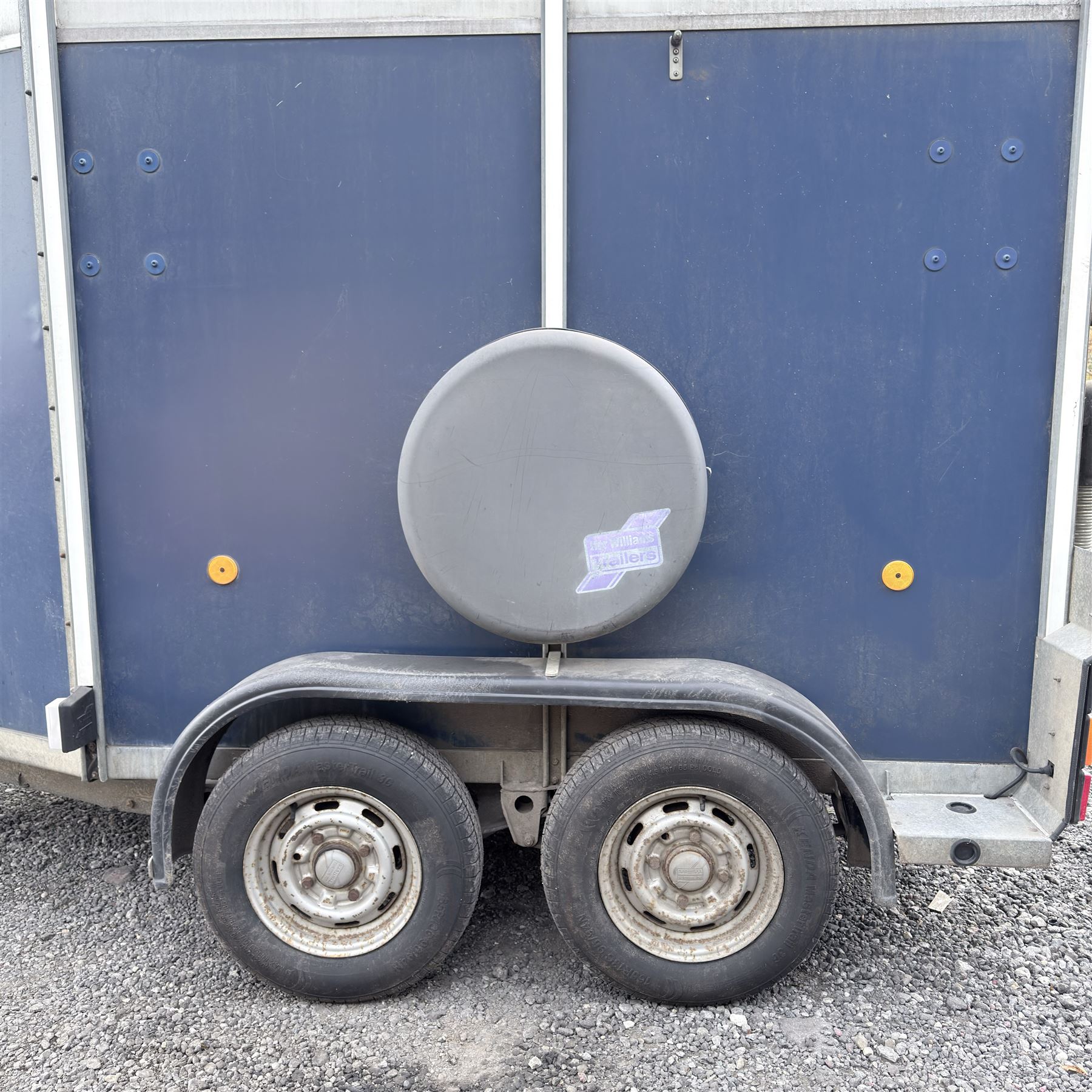 Ifor Williams HB505R horse trailer