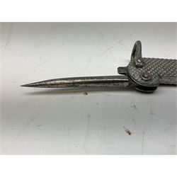 WW2 British army folding jack/clasp knife, the blade marked A.H. Bisby & Co Ltd Sheffield with broad arrow and date 1944, marlin spike and can opener; and British Navy seaman's rope pocket knife, the blade marked Venture H.M. Slater Sheffield (2)