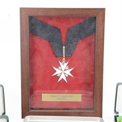 Collection of medals, insignias and minitures, including American National Defence medals, Efficiency Decoration medal, Order of St. John of Jerusalem stars, Military and Hospitaller Order of St. Lazarus of Jerusalem medals etc, several by Toye, Kedding & Spencer Ltd and Worcestershire Medal Service Ltd
