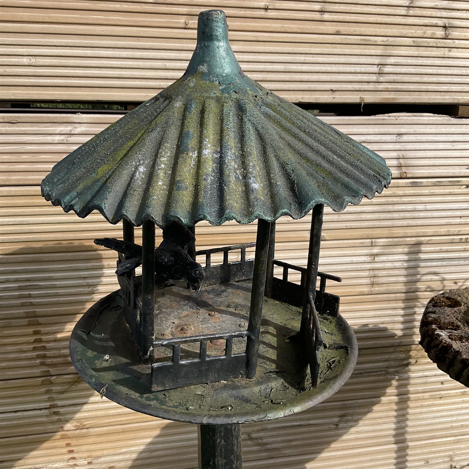 Bird feeder, welcome sign planter and cast stone sundial  - THIS LOT IS TO BE COLLECTED BY APPOINTMENT FROM DUGGLEBY STORAGE, GREAT HILL, EASTFIELD, SCARBOROUGH, YO11 3TX