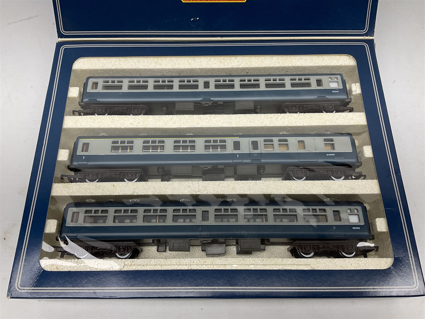 Hornby '00' gauge - LNER green 4-6-2 locomotive 'Flying Scotsman' No.4472 with tender and additional water tender in blue/grey; unboxed; together with The Flying Scotsman Limited Presentation Edition pack of three BR Mk.2A open and brake coaches; boxed