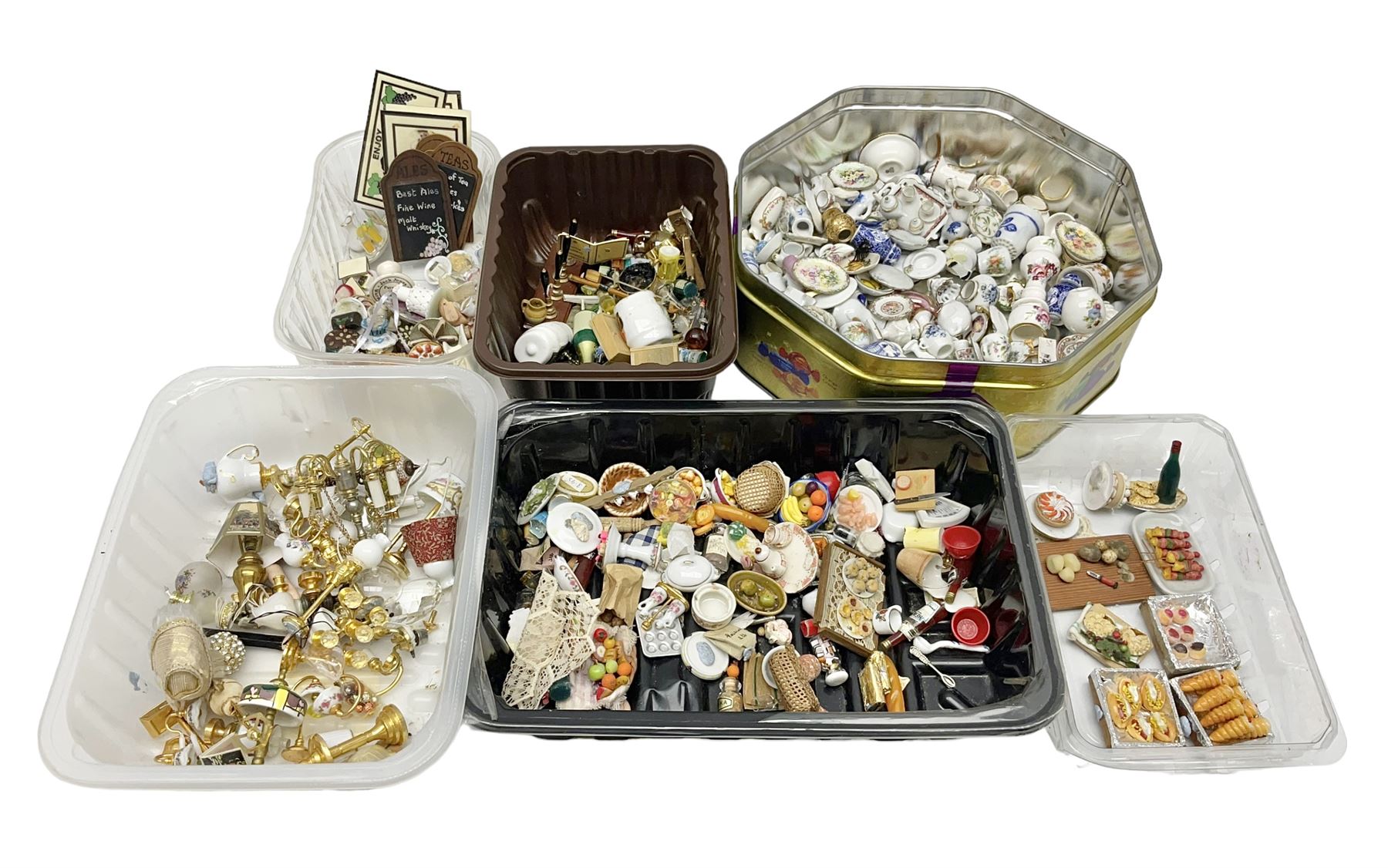 Collection of miniature dolls house pub accessories including wine bottles and glasses, together with miniature dolls house cafe food and accessories, plates, vases and wired and non-wired lighting including table lamps and ceiling lights 