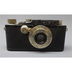  Leica 35mm film camera, Ernst Leitz Wetzlar D.R.P. No.118311, black with a Leitz Elmar 1:3,5 F50mm lens, in leather Leica case  